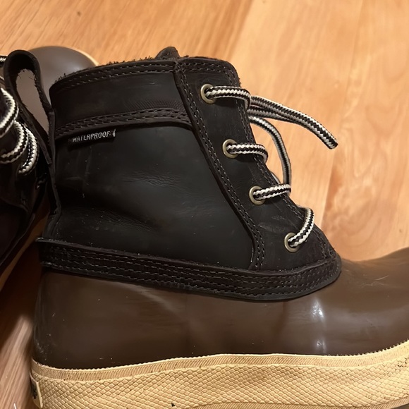 Women’s Xtratuf Boots - Picture 8 of 8